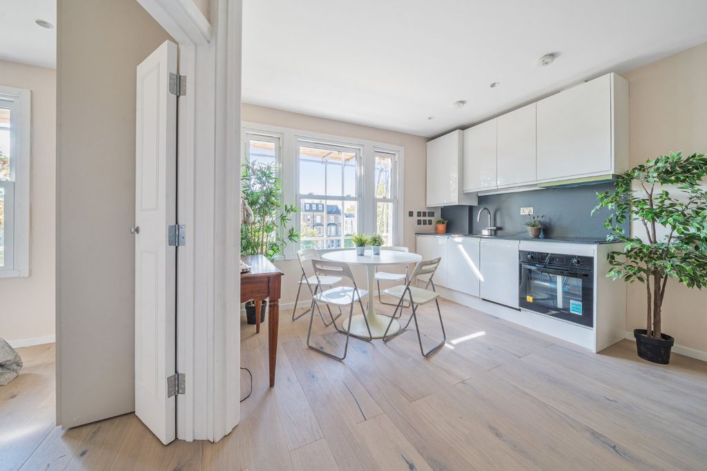 Property photo 1 of 10 Picture No. 11