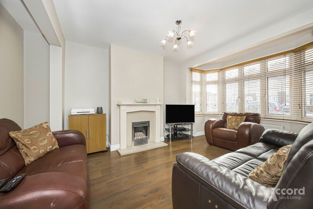 Property photo 2 of 20