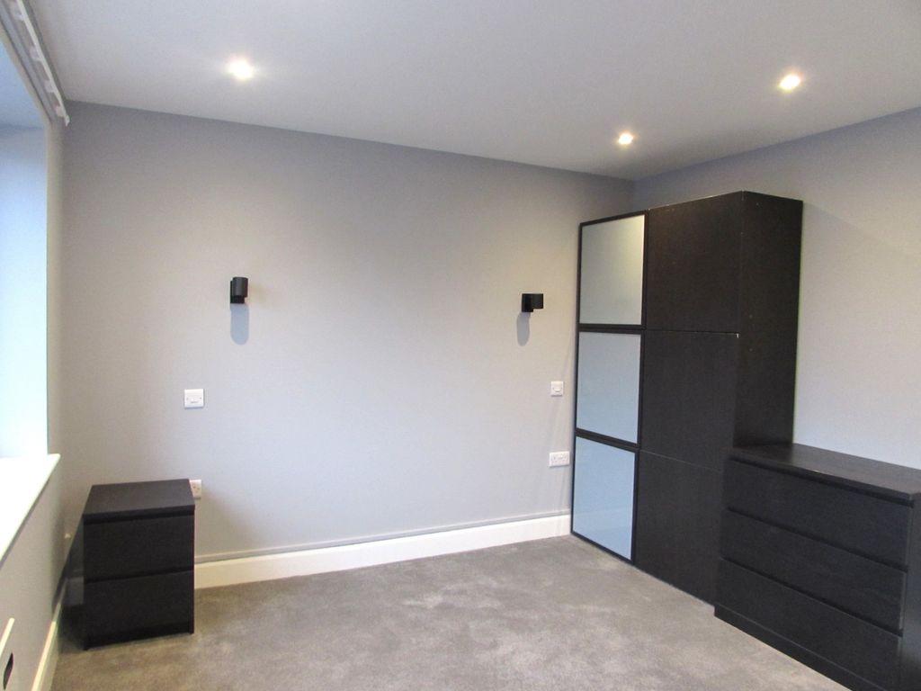 Property photo 1 of 2 Room