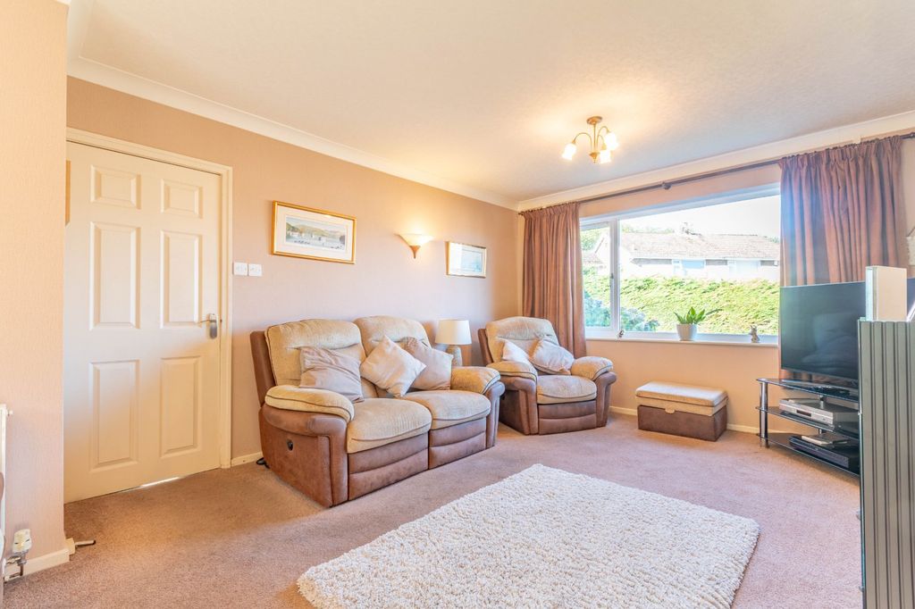 Property photo 3 of 17 Picture No. 19