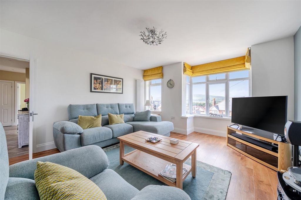 Property photo 2 of 31 1472632-13-6A21Ab36d7Bd4.Jpg