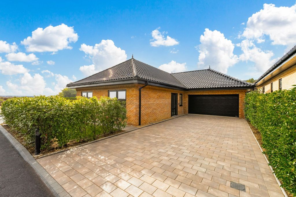 Property photo 1 of 26