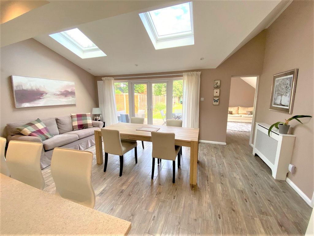 Property photo 3 of 20 Dining Room