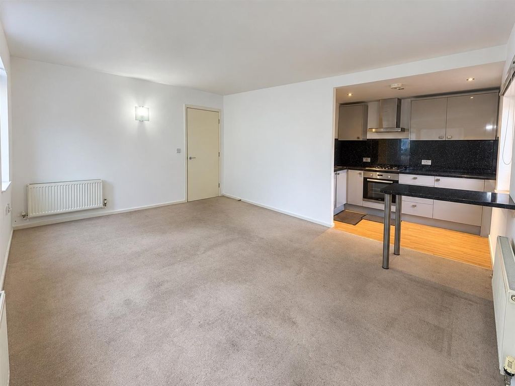 Property photo 3 of 9