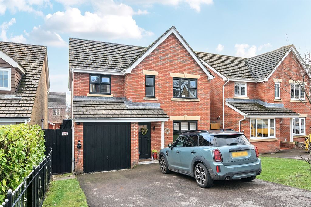 Property photo 1 of 18