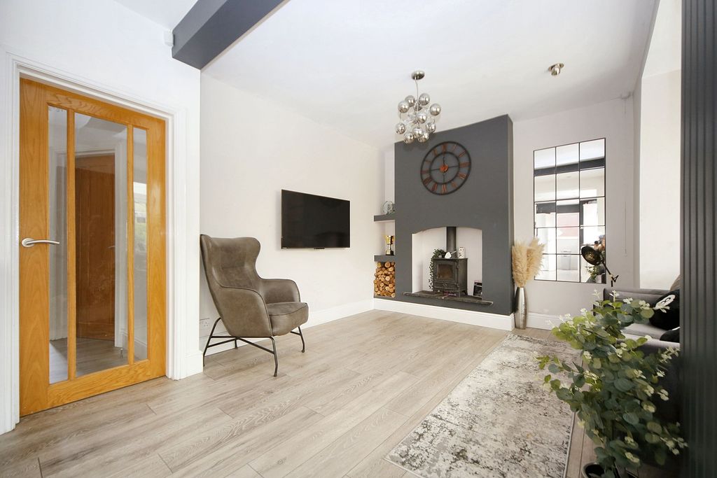 Property photo 3 of 38