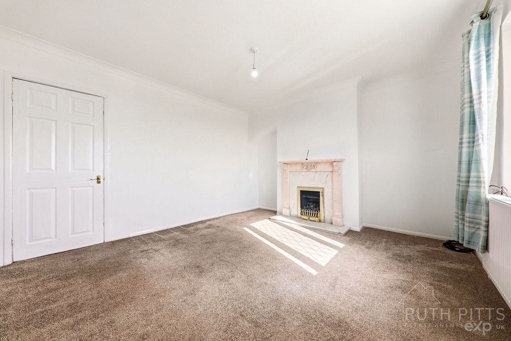 Property photo 3 of 24