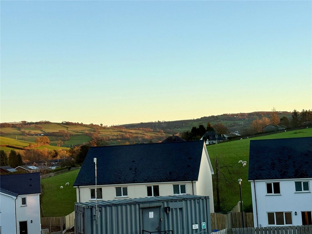 Property photo 2 of 21 Picture No. 03