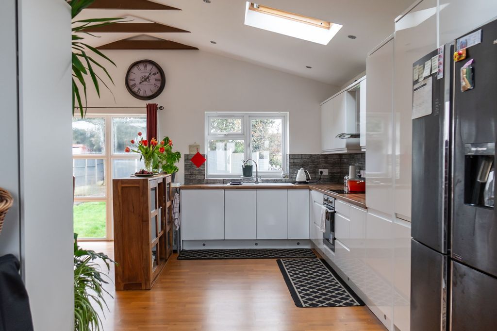 Property photo 3 of 30