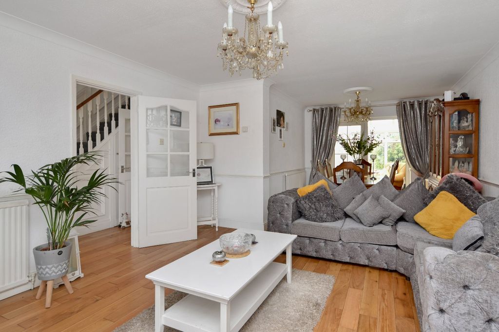 Property photo 2 of 34 Picture No. 24