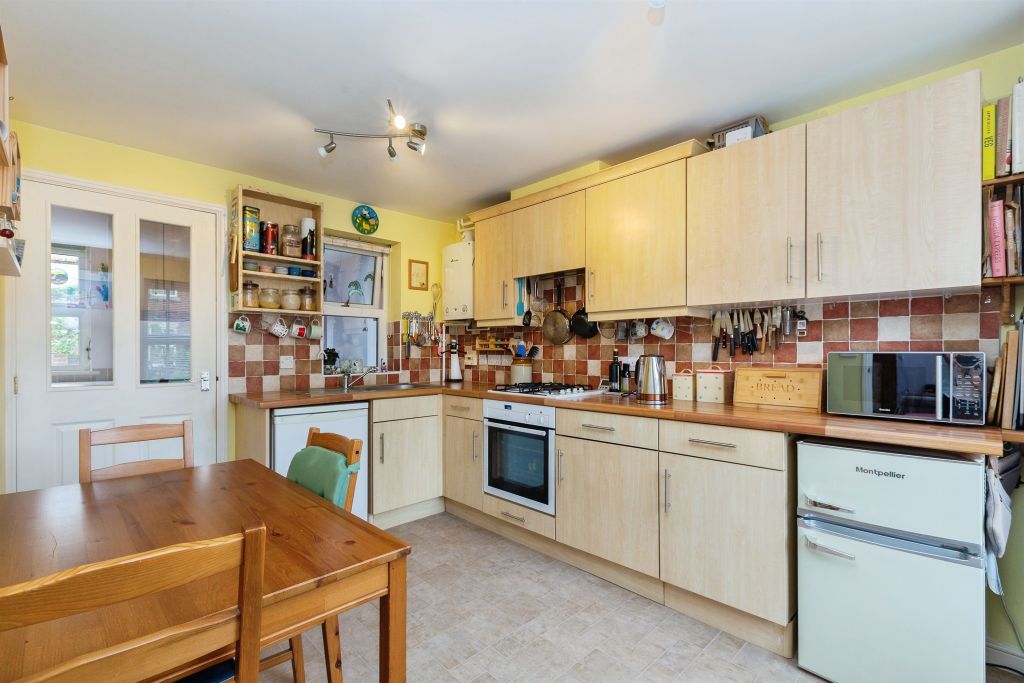 Property photo 2 of 21