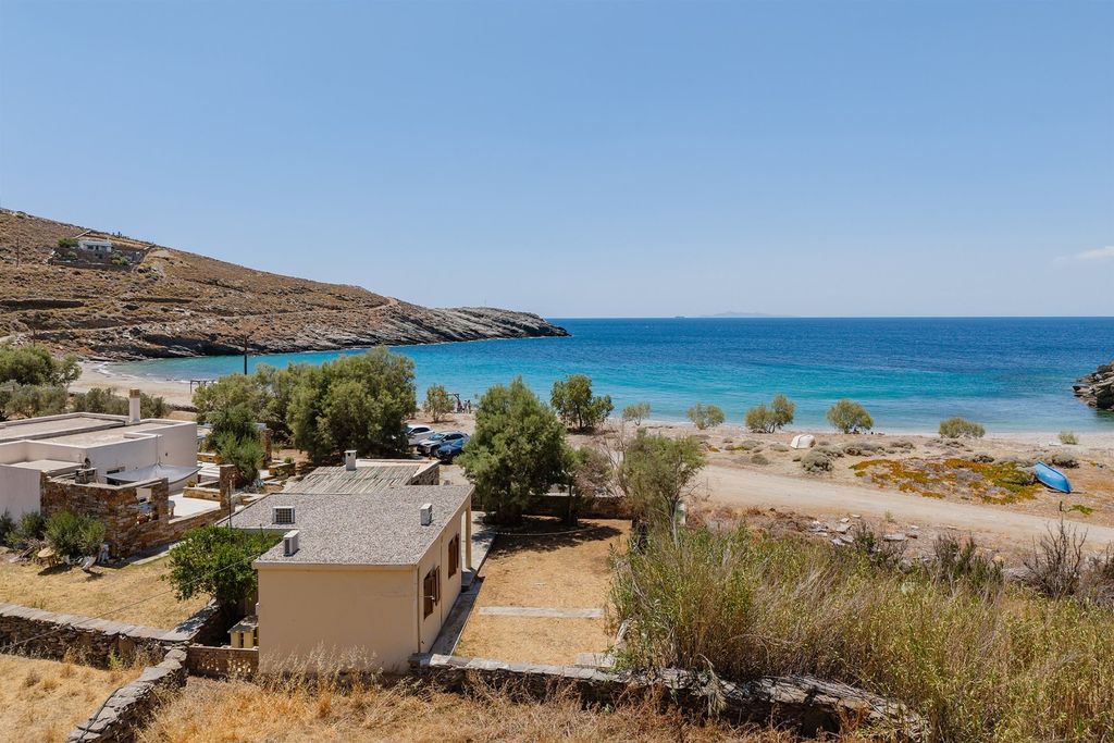 Property photo 1 of 17 Seaside Residence
