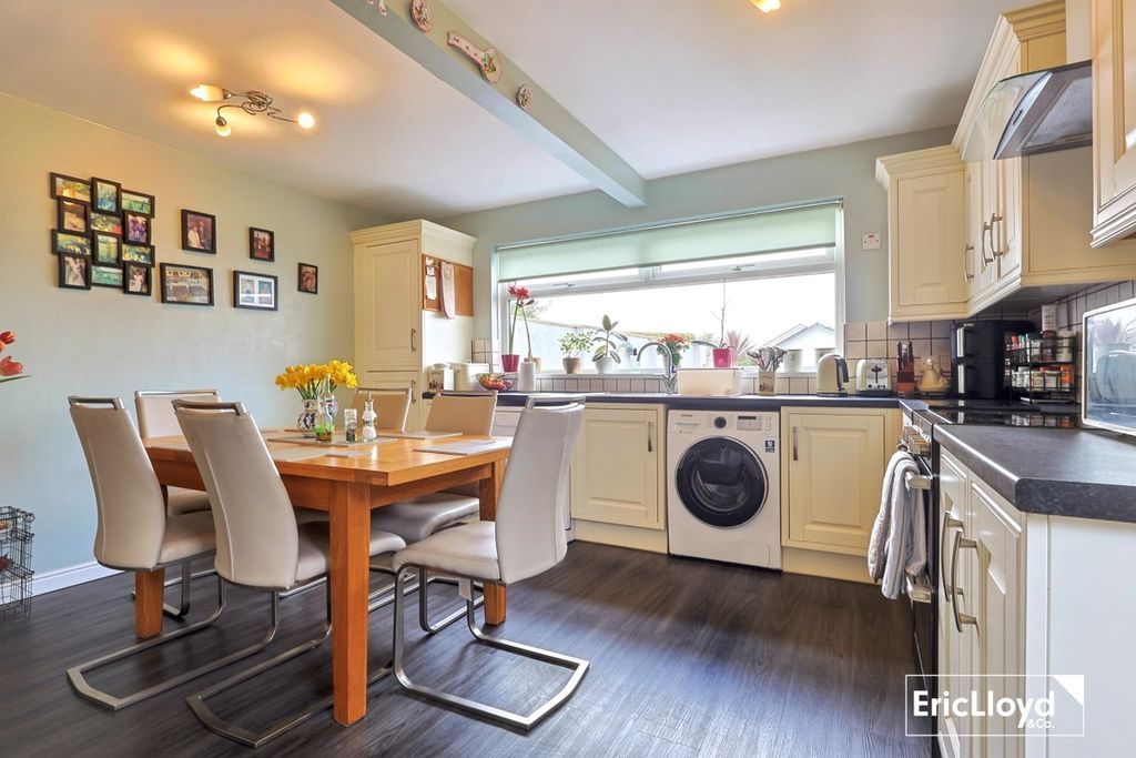 Property photo 3 of 15 Photo 12