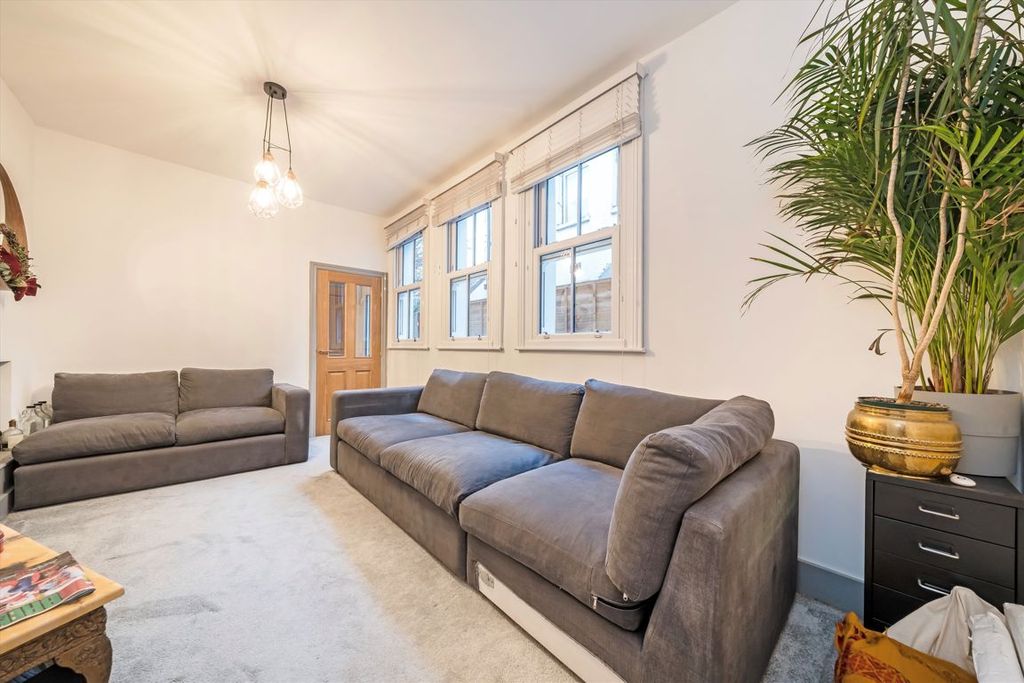 Property photo 2 of 6