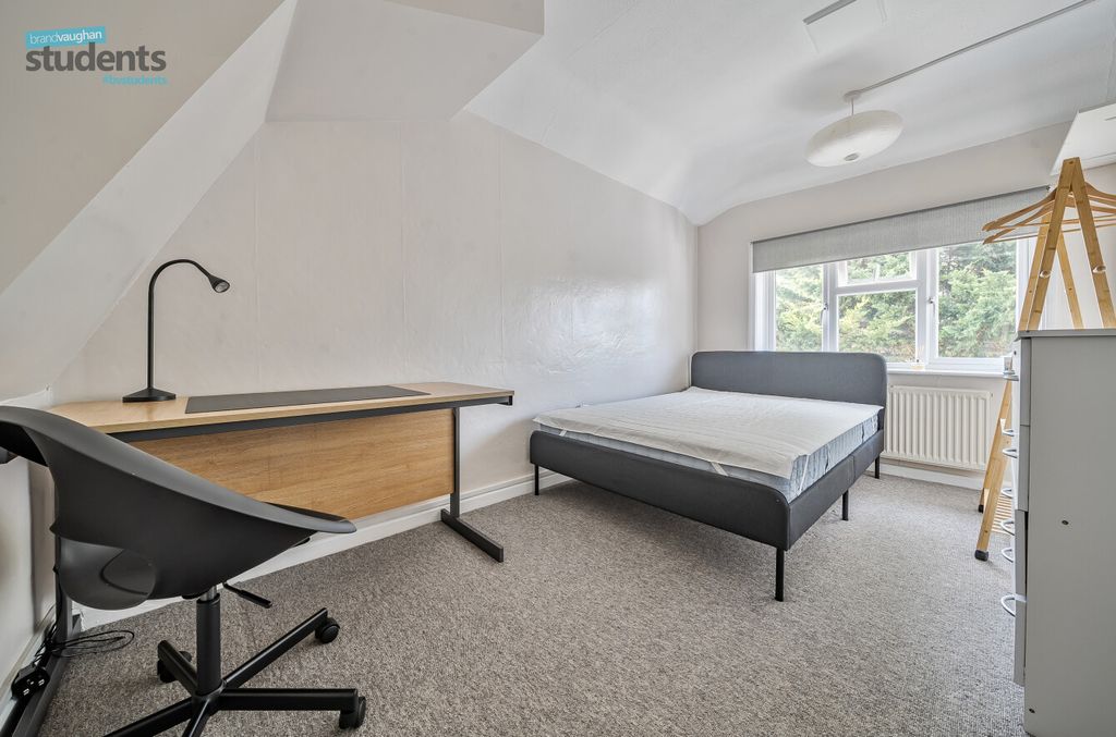 Property photo 2 of 12 Bf136F6d-Febe-46E...