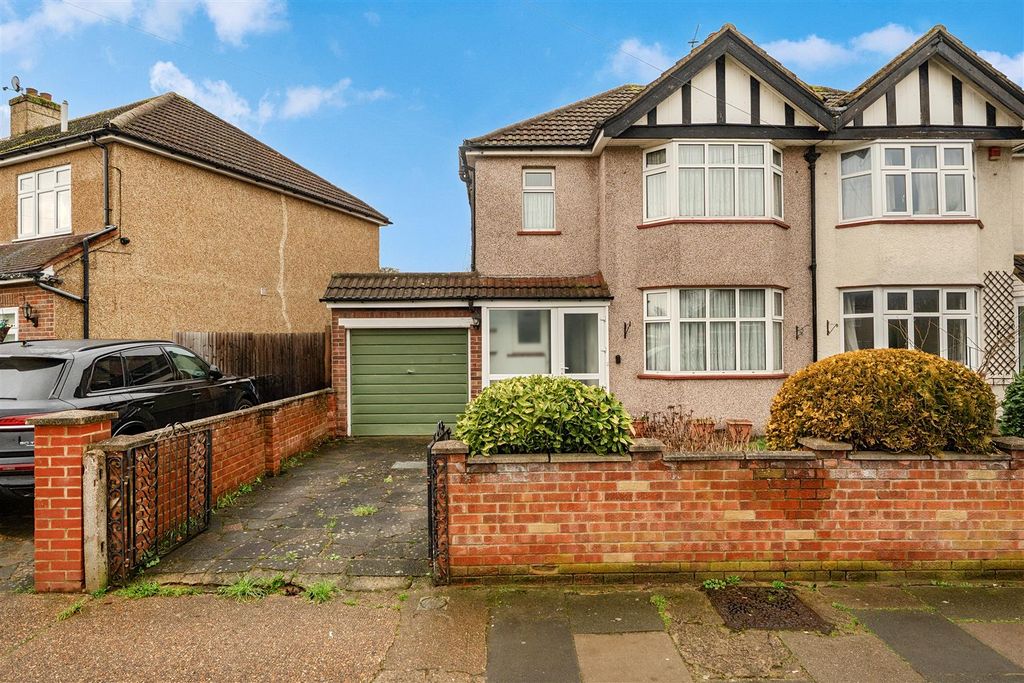 Property photo 1 of 19 1402926-22-6972538Fe4E30.Jpg