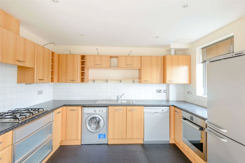 Property photo 2 of 8 Kitchen