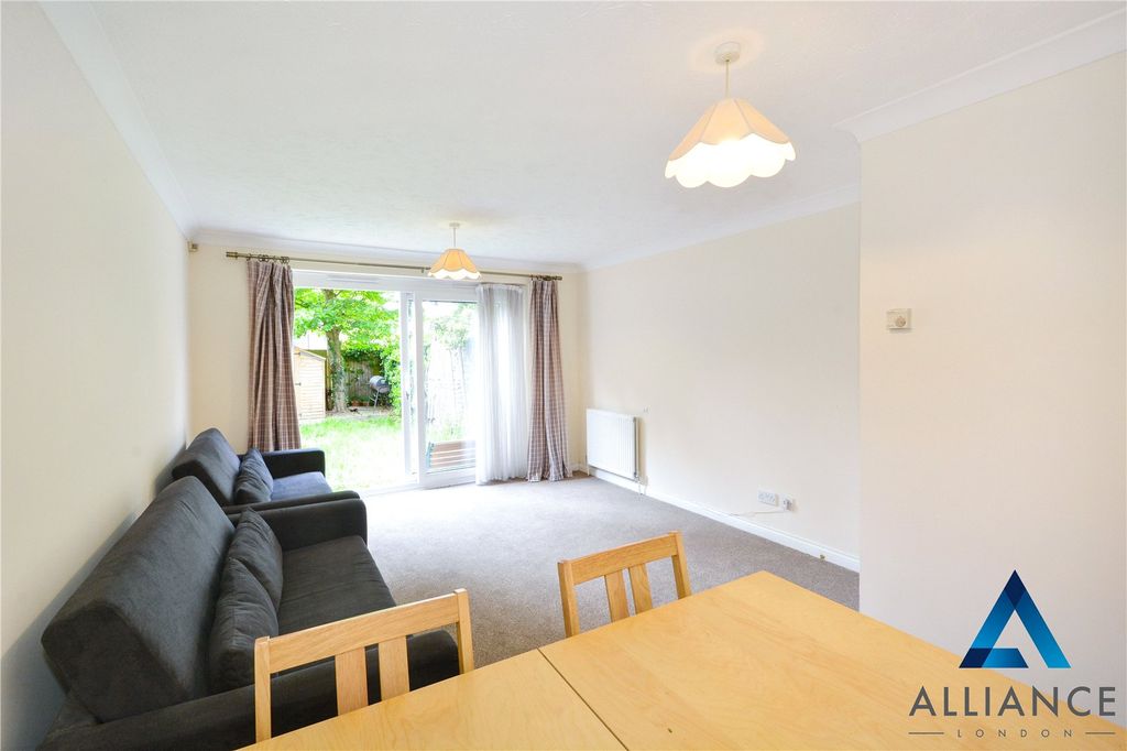 Property photo 2 of 12 Picture No. 15