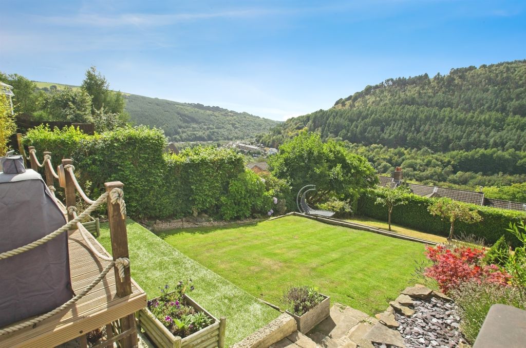 Property photo 2 of 29