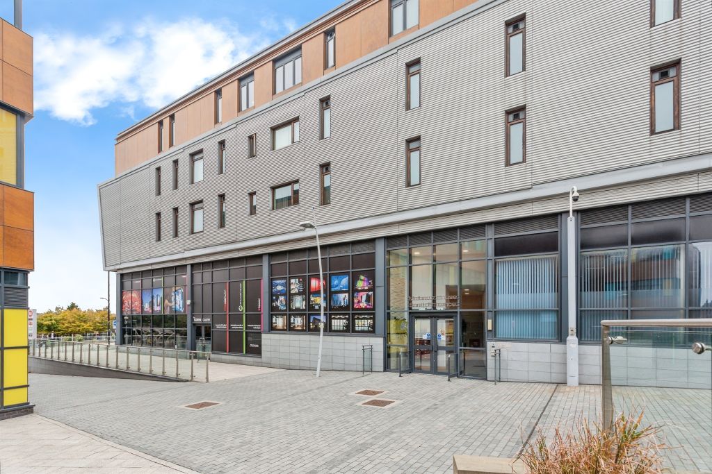 Property photo 1 of 17