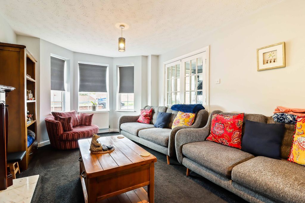 Property photo 2 of 22