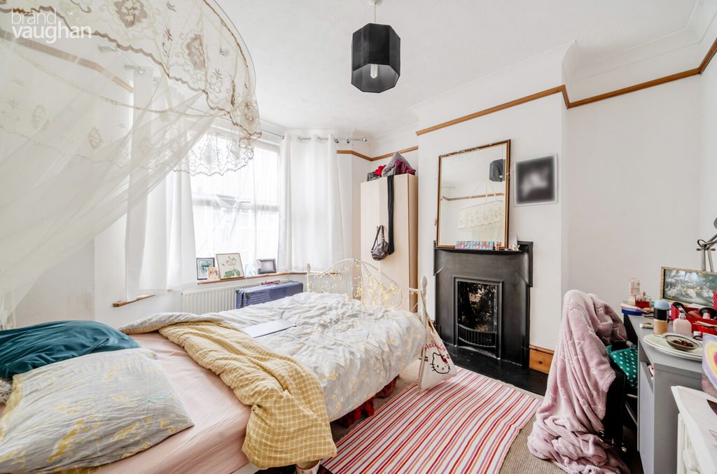 Property photo 3 of 9 35dc7083-01B0-4c8...