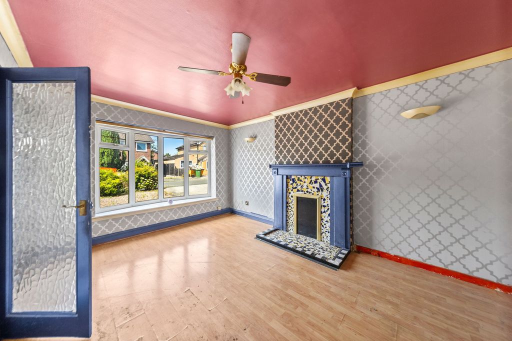 Property photo 2 of 20