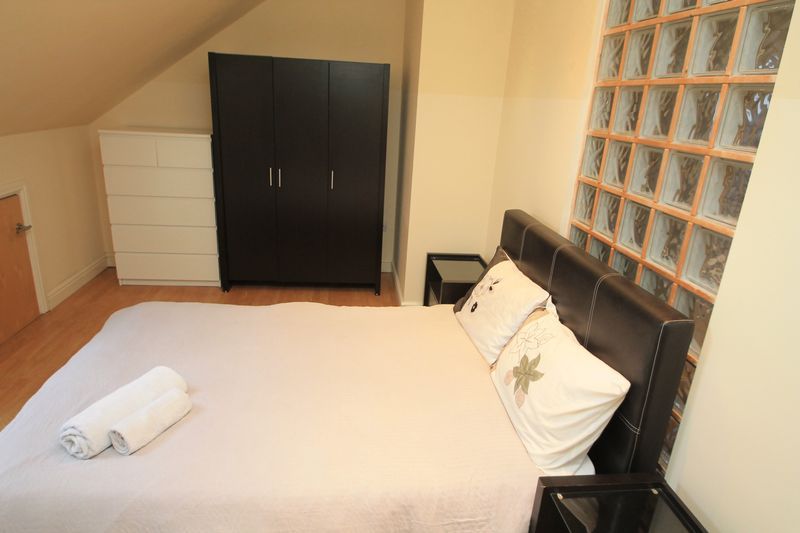 Property photo 3 of 11 Photo 8