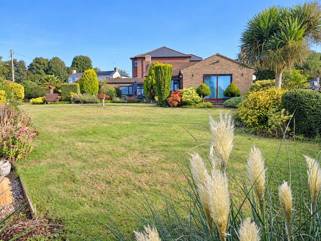 Property photo 1 of 37