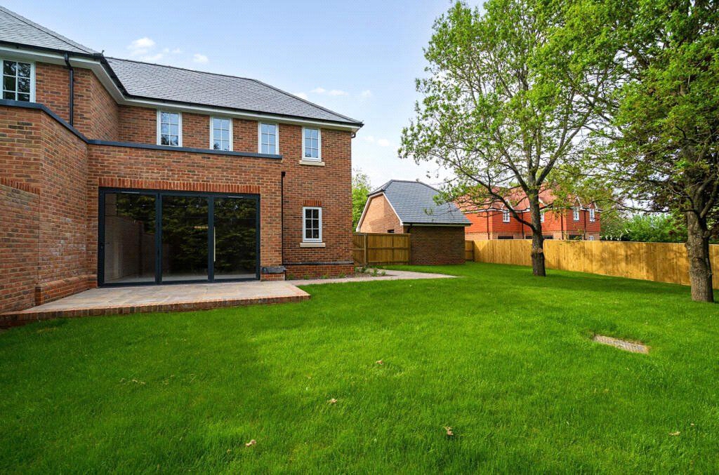 Property photo 2 of 16 Picture No. 13