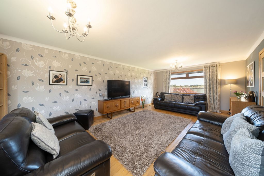 Property photo 3 of 34 Photo 19