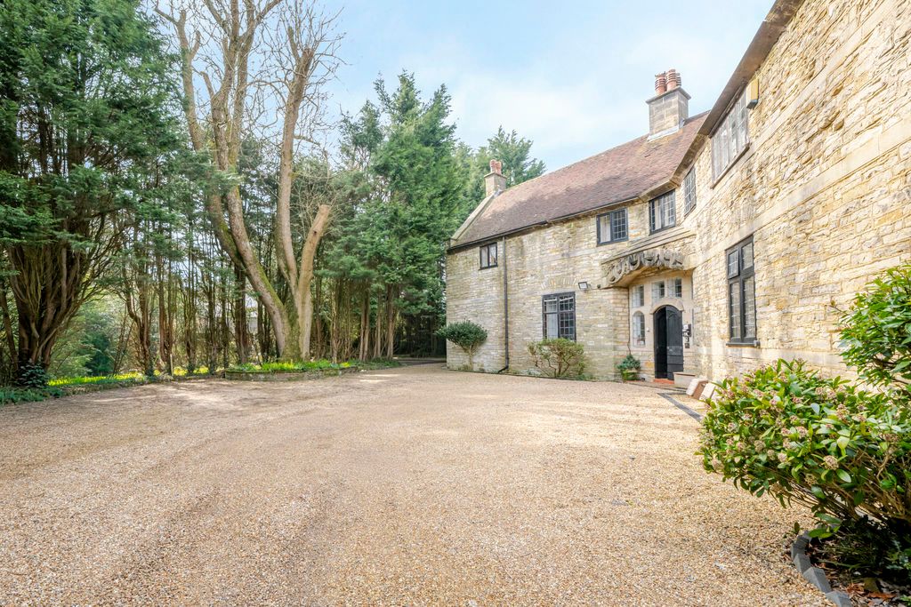 Property photo 1 of 20 Photo 15