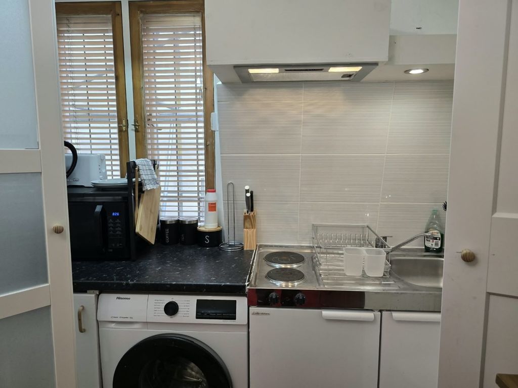Property photo 1 of 5 5530100