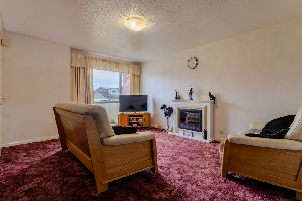 Property photo 2 of 11 Living Room