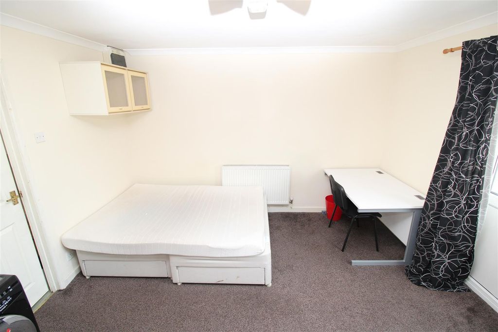 Property photo 3 of 4