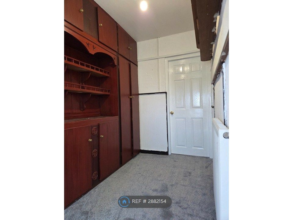Property photo 3 of 26 Foyer