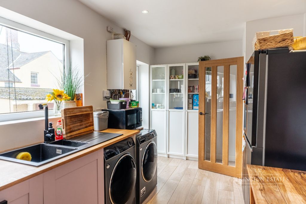 Property photo 3 of 13 4866482