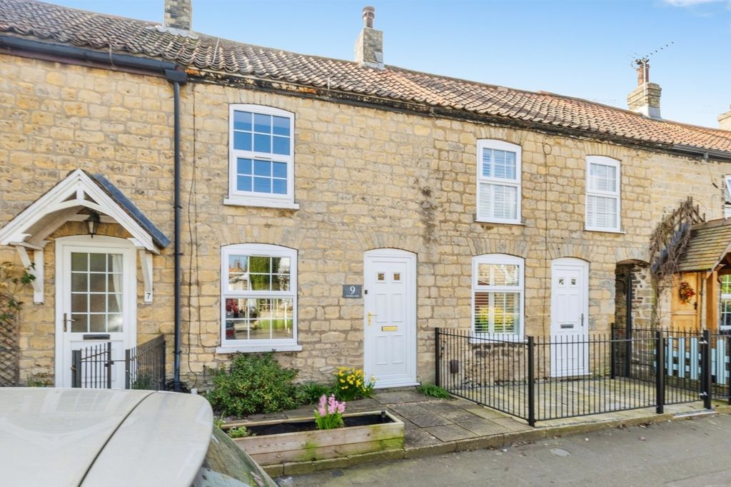 Property photo 1 of 12