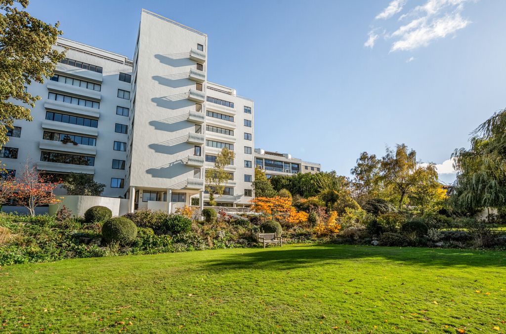 Property photo 2 of 20 1372182-1-68Fb627...