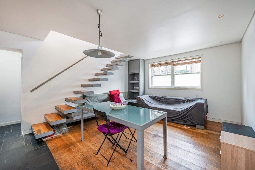 Property photo 1 of 9 2