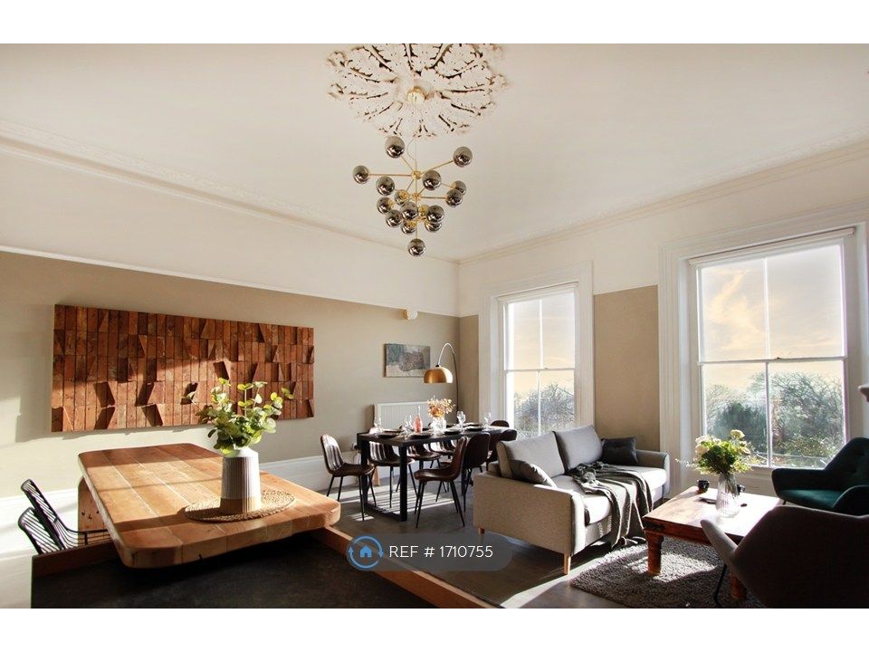 Property photo 1 of 10 Living Dining