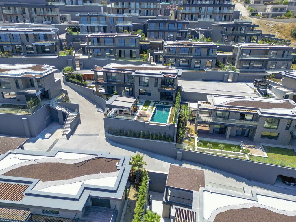 Property photo 3 of 45