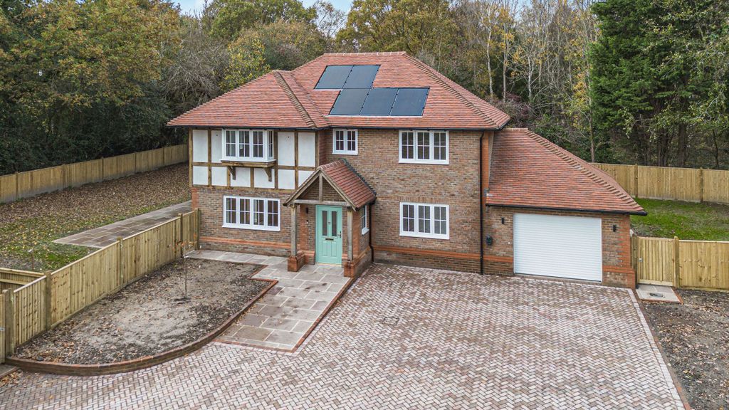 Property photo 3 of 24