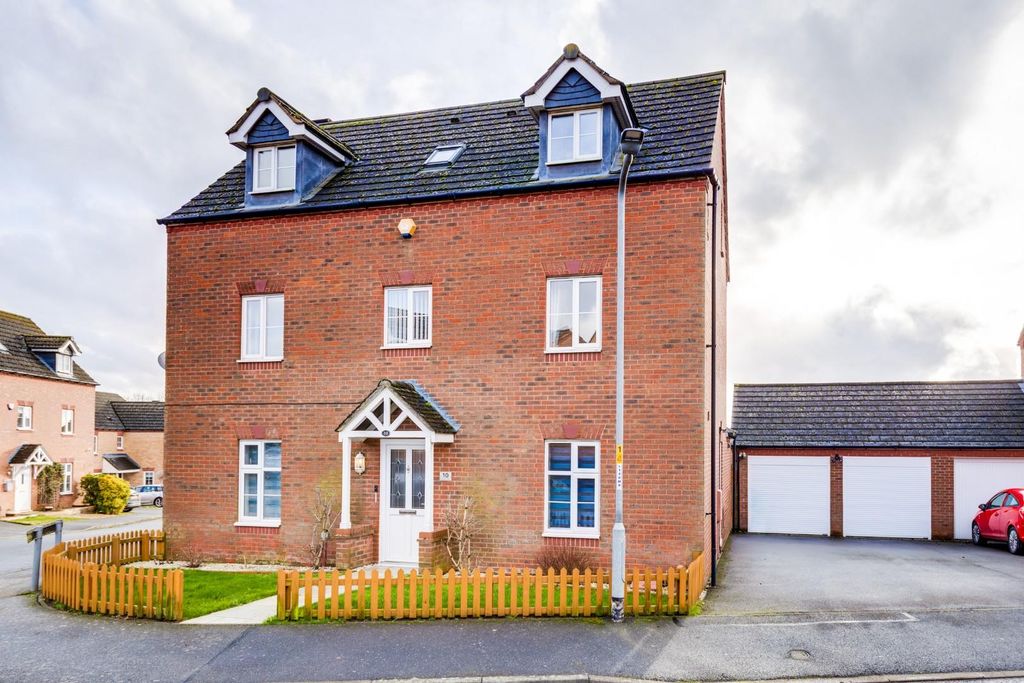 Property photo 1 of 24