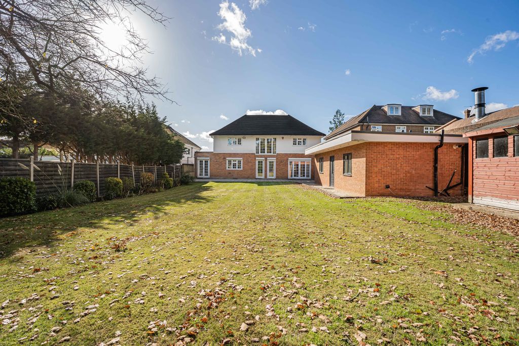 Additional image 33 of 5 bed detached house for saleMymms Drive, Brookmans Park AL9