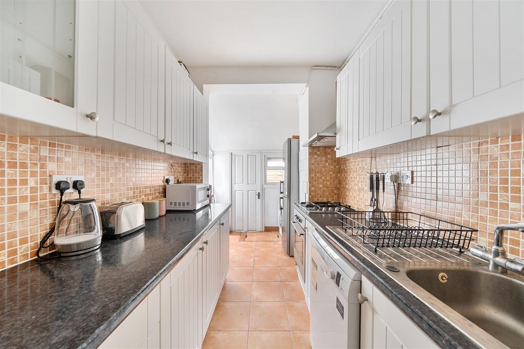 Property photo 3 of 12 Kitchen.Jpg