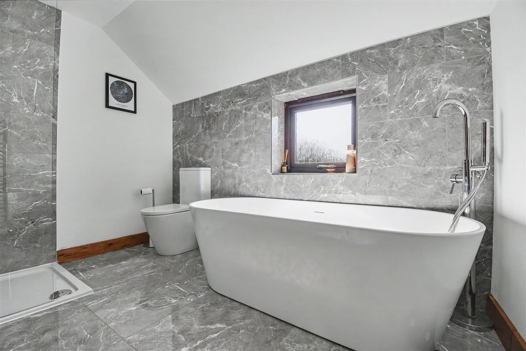 Additional image 25 of 5 bed detached house for saleNew Road, Worlaby, Brigg DN20