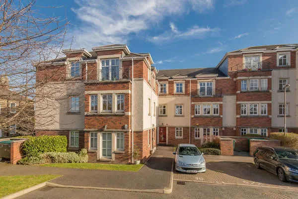 Apartment in Edinburgh, Corstorphine - View 3