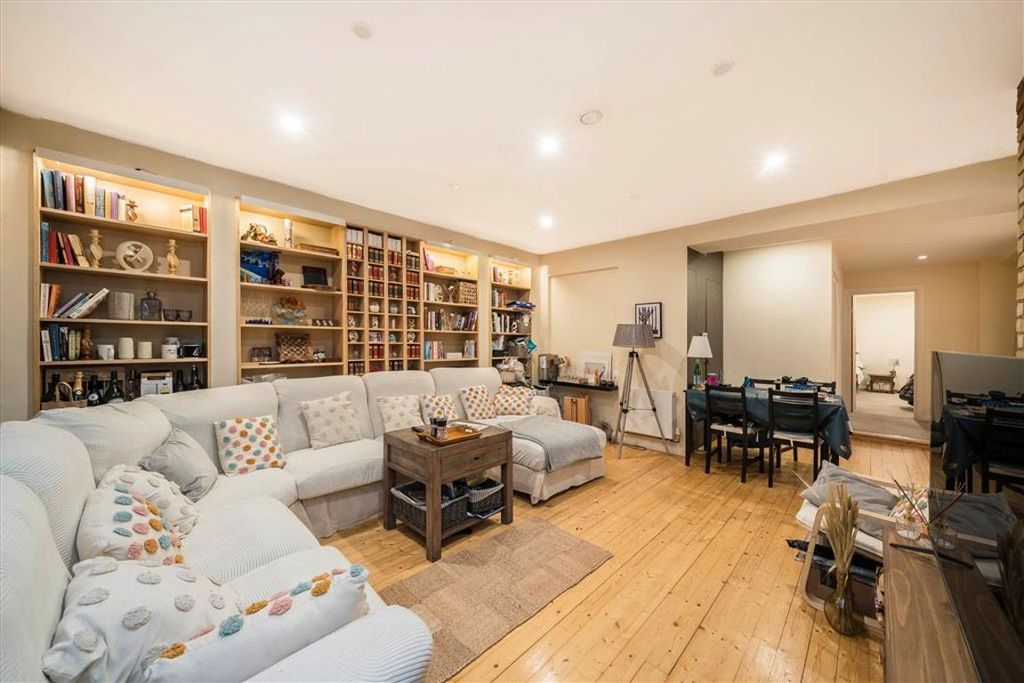 Property photo 2 of 8