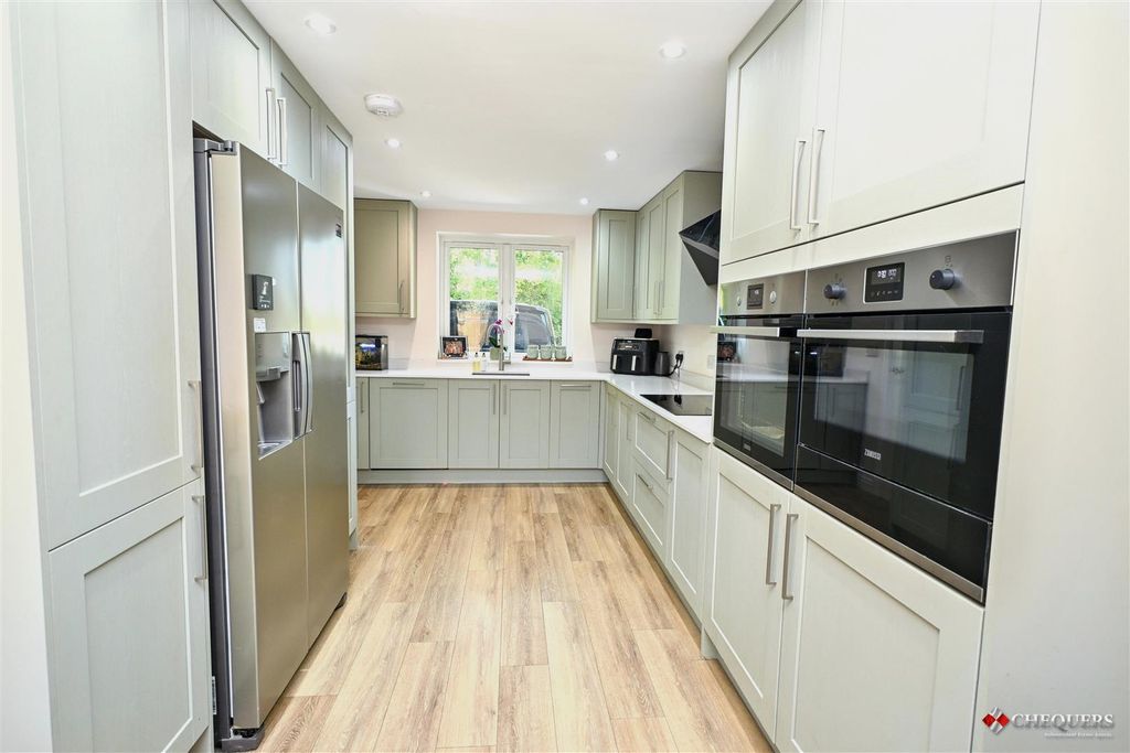 Property photo 2 of 22 Kitchen